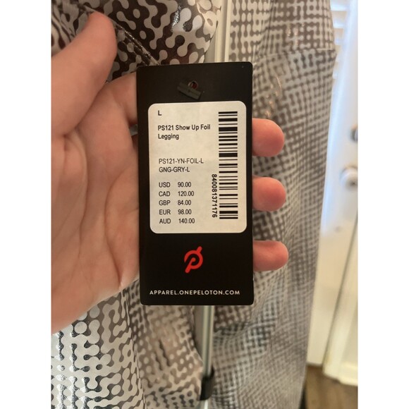 Peloton women’s leggings- Large- NWT-Show UP foil color - Picture 10 of 16